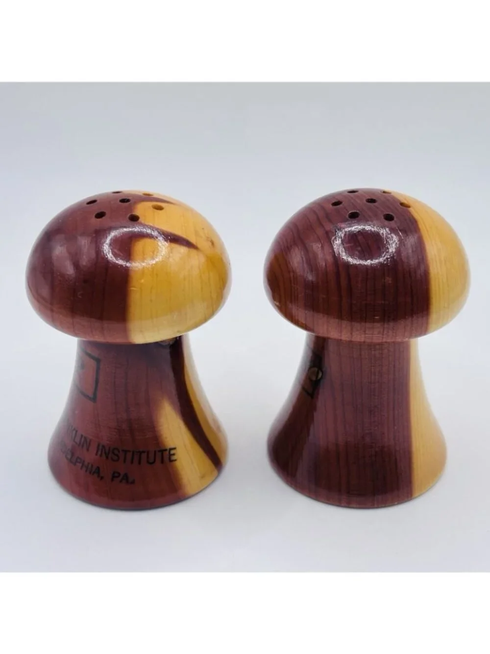 Vintage Wooden Franklin Inst. PA Souvenir Mushroom Salt & Pepper Shakers. RARE!
